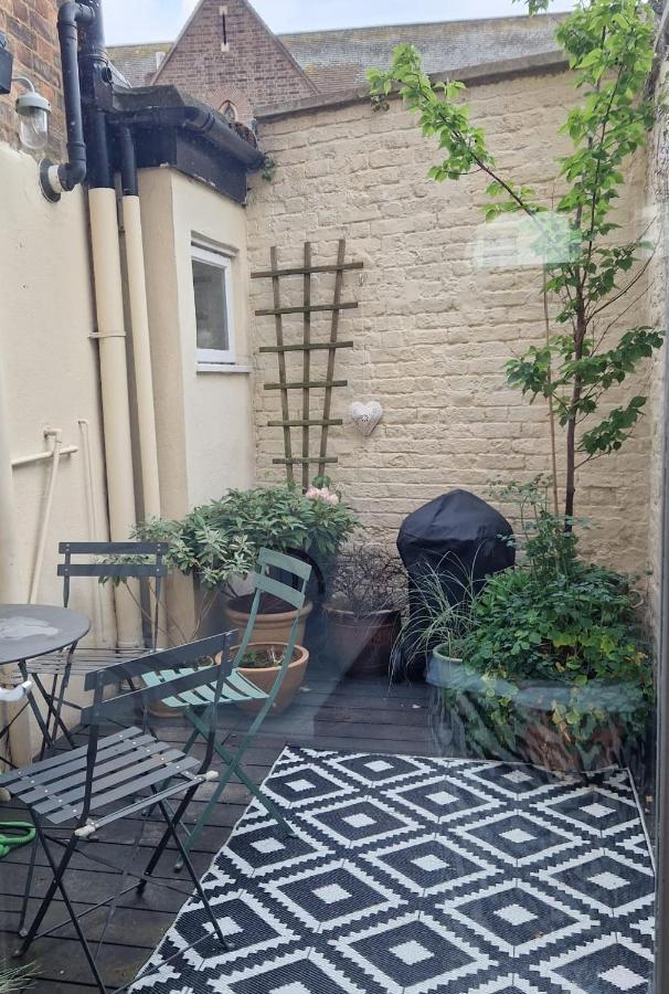 Apartamento Colourful 2 Bed 2 Bath Tooting House Londres Exterior foto