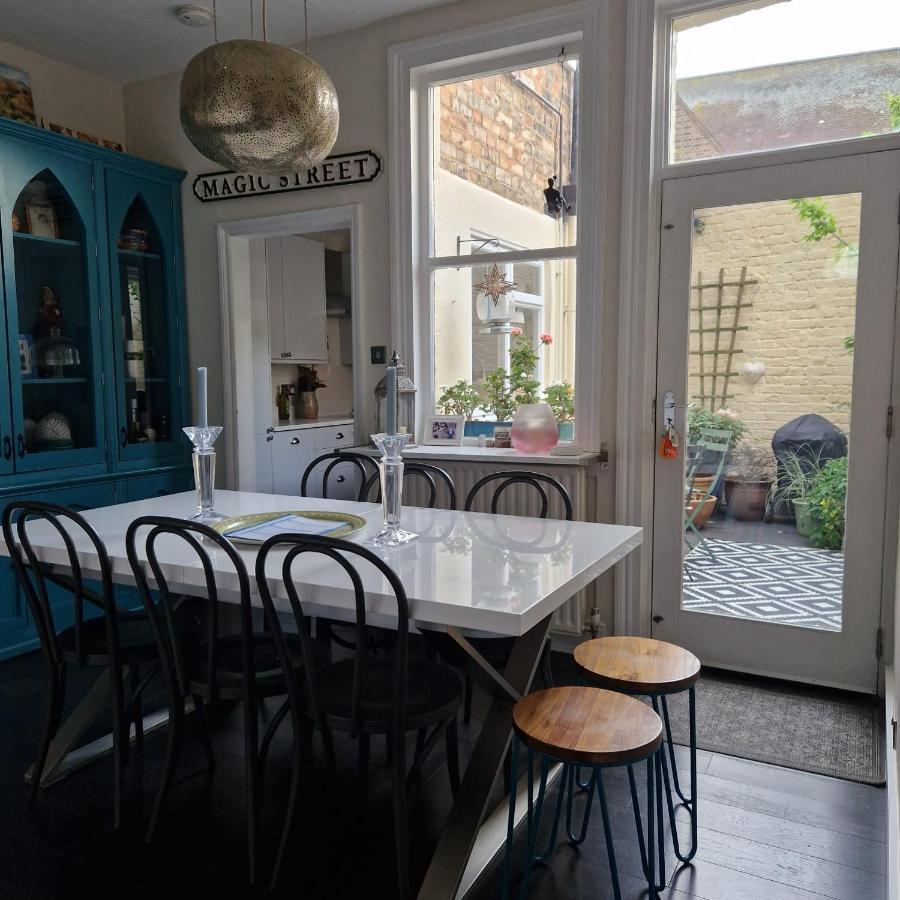 Apartamento Colourful 2 Bed 2 Bath Tooting House Londres Exterior foto